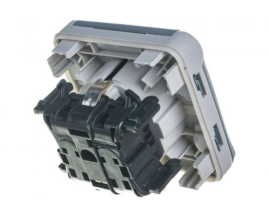 Механизм розетки Legrand 1-м СП Plexo с защитной крышкой, с заземлением IP55 серый Leg 069570 125003 – изображение 2