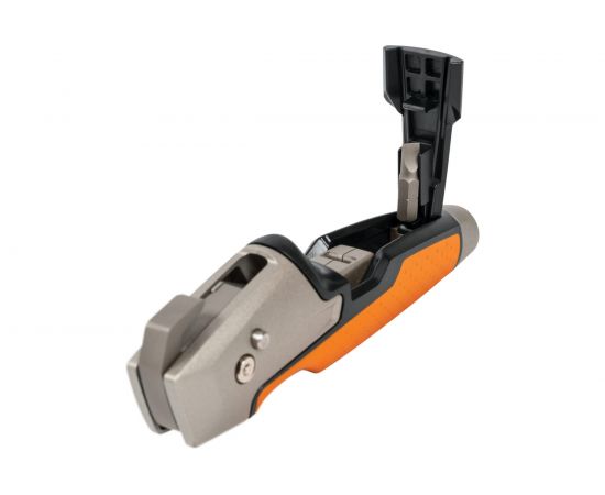 Малярный нож со сменным лезвием Fiskars CarbonMax 1027225 – изображение 2