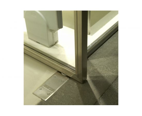 Напольный доводчик GEZE TS500 NV с фиксацией на 90 EN1-4 с крышкой из нержавеющей стали 68896 – изображение 3