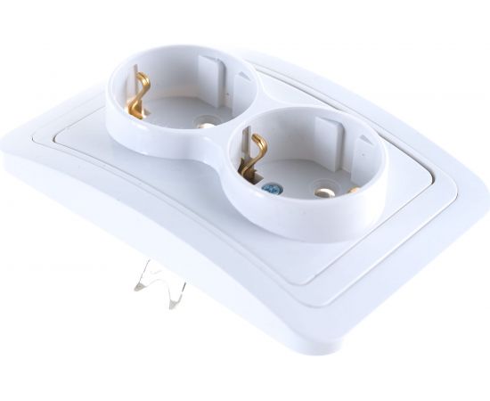 Двойная розетка IN HOME с заземлением, со шторками CLASSICO белая 2128x 4690612000985 – изображение 4