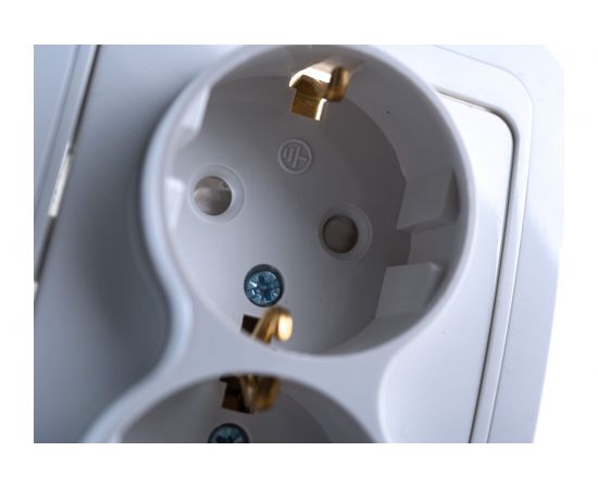 Двойная розетка IN HOME с заземлением, со шторками CLASSICO белая 2128x 4690612000985 – изображение 5