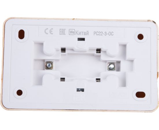 Двухместная розетка IEK РС22-3-ОС, с заземляющим контактом, 16А, открытой установки, ОКТАВА, сосна ERO21-K03-16-DC – изображение 2