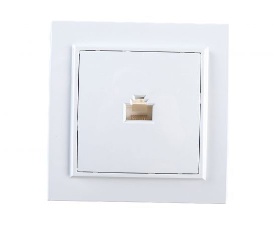 Розетка EKF Минск RJ-45 1-местная СП белая Basic SQERK01-035-10 