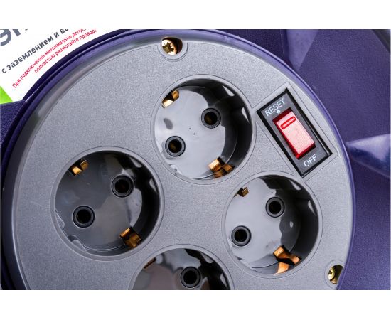 Силовой удлинитель на катушке ЭРА RPx-4es-3x1.5-40m на пластиковой катушке, c заземлением, 4 гнезда, 40м, ПВС 3х1.5 Б0046836 – изображение 4