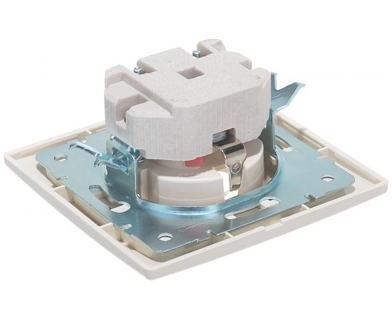 Розетка LEZARD MIRA с защитой от детей керамика крем со вставкой 701-0303-124 – изображение 3