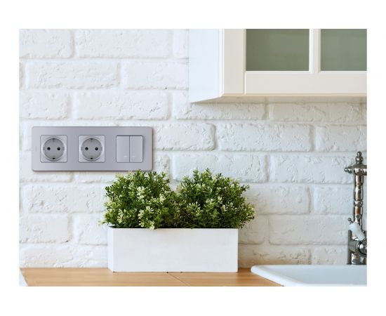 Рамка Legrand - 3 поста - INSPIRIA - алюминий 673952 – изображение 3