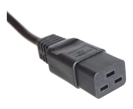 Кабель питания Shucko+C19 (3x1.5), 16A, угловая вилка, 5 м Hyperline PWC-IEC19-SHM-5.0-BK 43800 – изображение 2