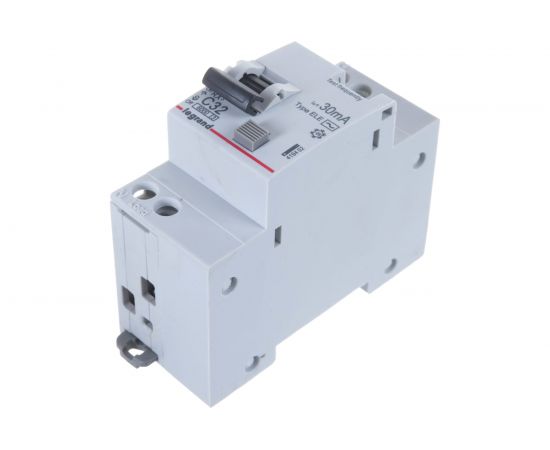 Автоматический выключатель дифференциального тока Legrand 1 полюс 1P+N C 32 А 30 мА тип AC 6 кА RX3 Leg 419402 