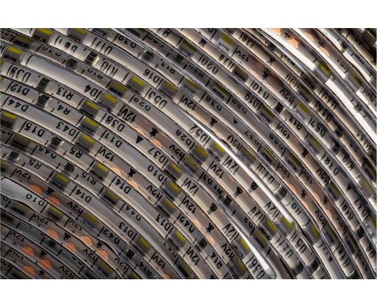 Лента IEK LED 20м LSR-2835W60-4, 8-IP65-12В LSR1-2-060-65-3-20 – изображение 2