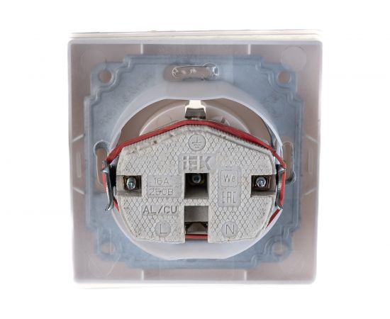 1-местная розетка с защитными шторками IEK КВАРТА РСбш11-3-ККБ-44 с заземляющим контактом, с большой крышкой, керамика, IP44, 16А, белый ERK71-K01-10-DM-44 – изображение 2
