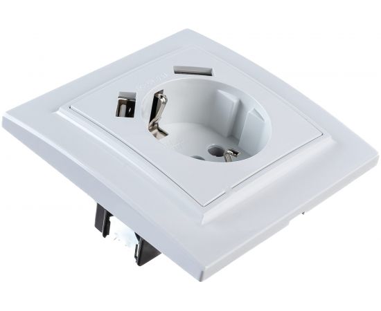 1-местная розетка EKF Минск, СП, с/з, 16А, с защитными шторками, с 2 USB, 2.1А, белая SQERR16-028-100-2USB – изображение 4
