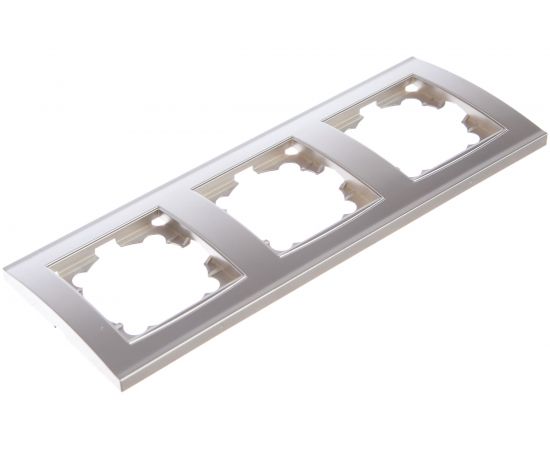 Рамка UNIVersal Бриллиант 3-х местная, горизонтальная, серебро 7949735 – изображение 2