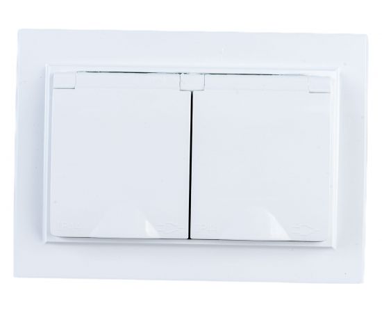 2-местная розетка EKF Минск, СП, с крышкой, с заземлением, 16А, белая, с защитными шторками, IP44 ERR16-129-200-44 