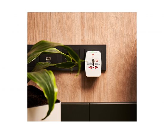 Сетевой адаптер Путешественник с розетки A, C, G, I и универсальный разъем REXANT 11-1052 265089 – изображение 5