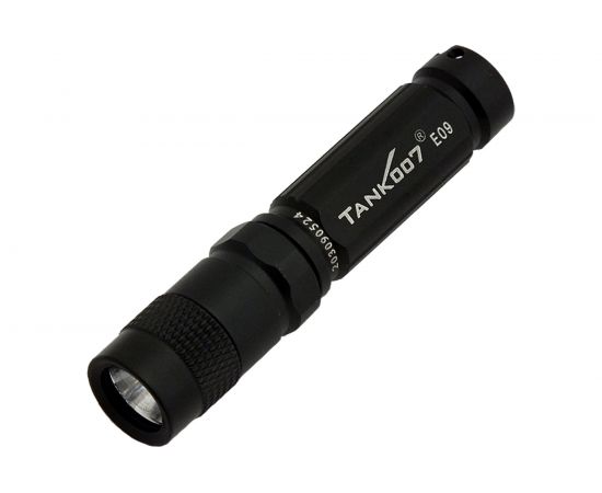 Светодиодный фонарь с комплектацией TANK007 E09 