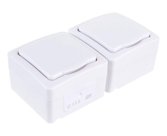 Двухместная розетка IEK с заземляющим контактом, с крышкой, для открытой установки РСб22-3-ГПБб IP54 ERMP22-K01-16-54-EC – изображение 2