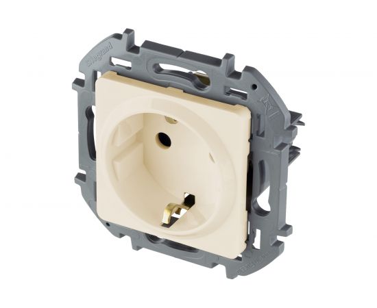 Розетка Legrand 2К+З со шторками - немецкий стандарт - 16 А - 250 В INSPIRIA - слоновая кость 673731 – изображение 3