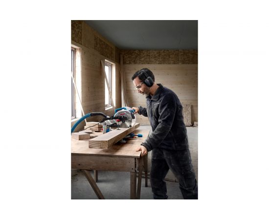 Сетевая торцовочная пила BOSCH GCM 216 0601B33000 – изображение 3