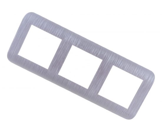 Горизонтальная рамка LUXAR Deco на 3 поста белая рифленая 4606400620662 