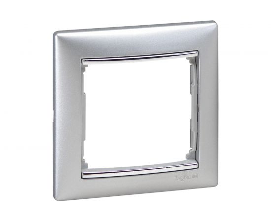 Одноместная рамка, алюминий/серебряный штрих Legrand Valena 770351 – изображение 3