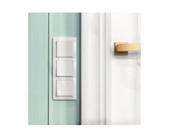 Рамка на 3 поста WERKEL W0032001 (белый, basic) a051299 – изображение 3