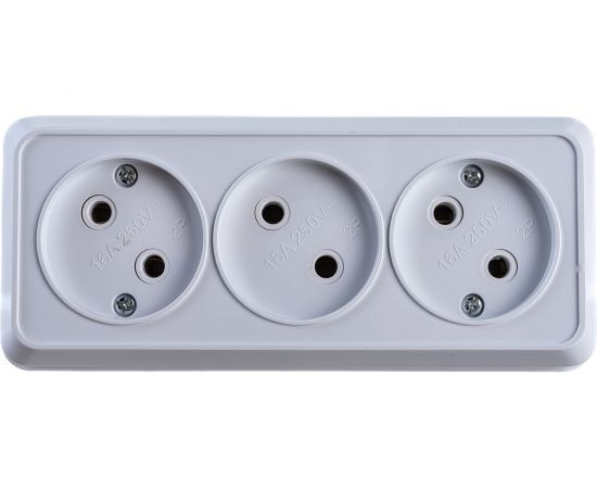 Розетка Intro Quadro без заземления трехместная 3x2P, 16А-250В, IP20, открытая установка, белый, Б0053809 