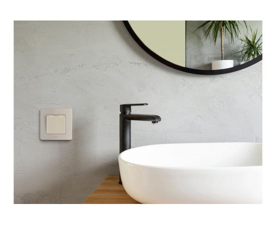 Розетка Legrand 2К+З IP 44 с откидной крышкой и шторками 16 А - 250 В INSPIRIA слоновая кость 673741 – изображение 2