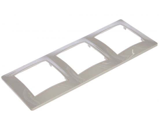 Универсальная рамка LUXAR Novo на 3 поста белая 4606400001904 