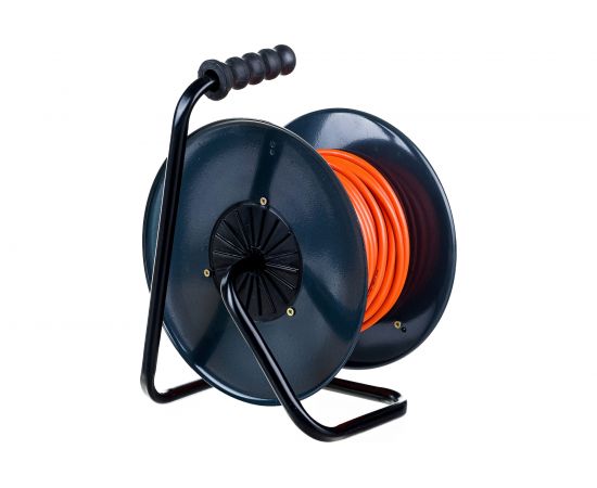 Силовой удлинитель ЭРА RMx4e s3x1.5-30m, IP44, на металлической катушке, с заземлением, 4 гнезда, 30м, ПВС 3х1.5 Б0046850 – изображение 4