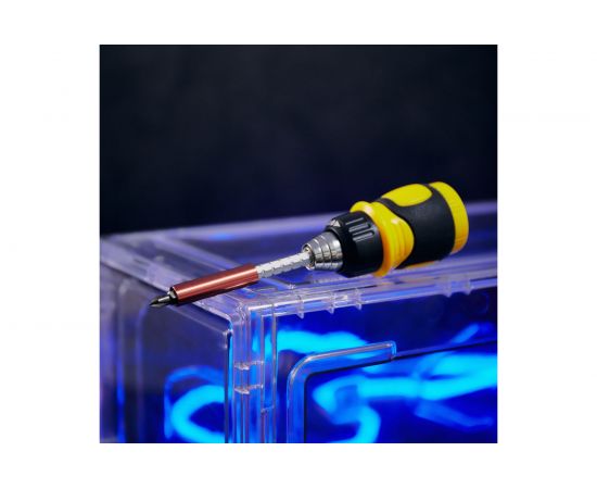 Реверсивная отвертка с набором бит REXANT 8 предметов 12-4779 – изображение 2