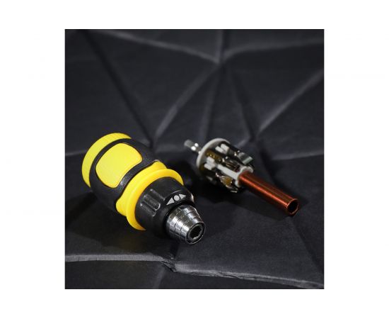 Реверсивная отвертка с набором бит REXANT 8 предметов 12-4779 – изображение 6