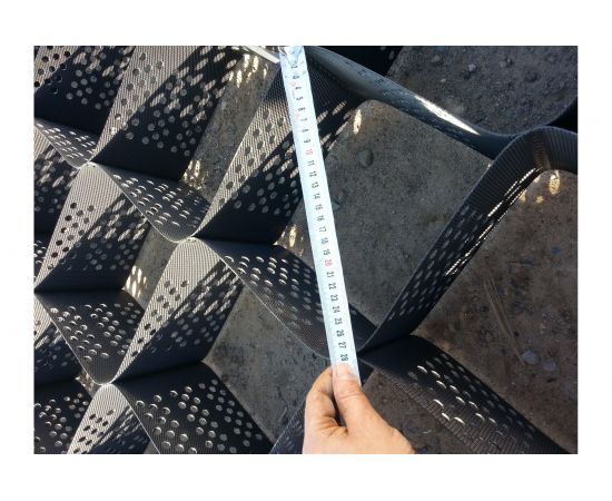 Георешетка объемная 30.10 (5600х3300х100 мм; 1.35 мм; черный) ГЕОКАРКАС 4673726848032 – изображение 3