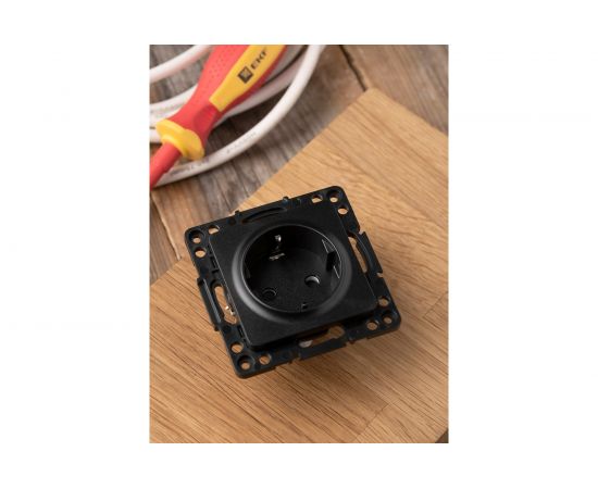 Механизм 1-местной розетки EKF PROxima Стокгольм, с заземлением, 16А, черный, с защитными шторками EZR16-028-10 – изображение 2