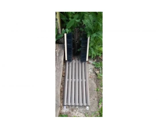 Решетка для чистки обуви Петромаш с 3-мя щётками, 50x25 см 61677 – изображение 3