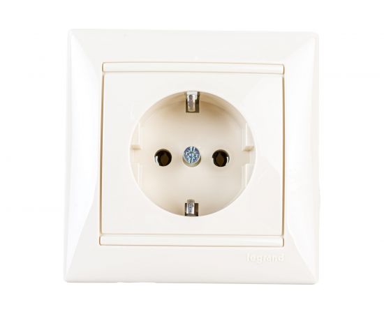 Одноместная литая розетка с заземлением, крем Legrand Valena 774323 