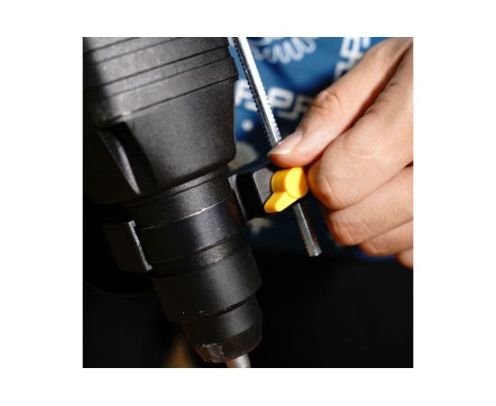 Сетевой перфоратор DEKO DKH950W 063-4119 – изображение 5