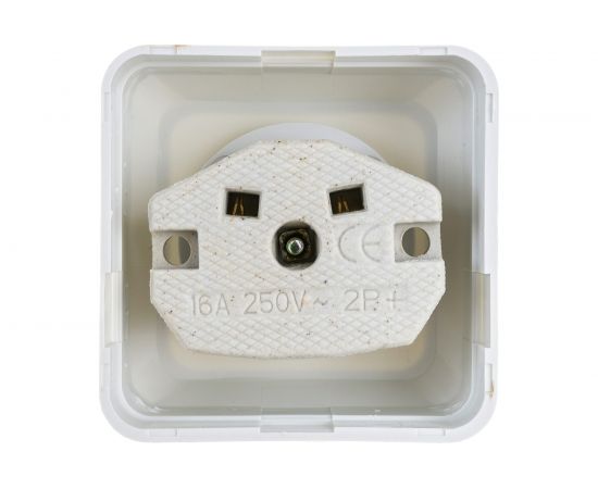Розетка Intro 2Э20101 2P, 16А, 250В,ОУ, б.м.п., Quadro, белый 3 Б0038870 – изображение 3