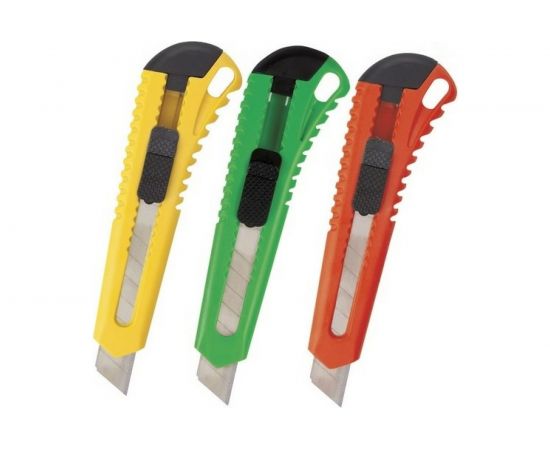 Нож 18 мм, фиксатор, корпус ассорти, упаковка с европодвесом BRAUBERG 230917 – изображение 2