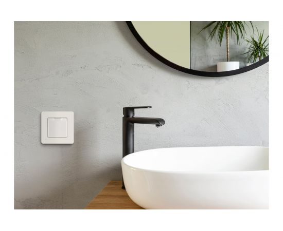 Розетка Legrand 2К+З IP 44 с откидной крышкой и шторками 16 А - 250 В - INSPIRIA - белый 673740 – изображение 2