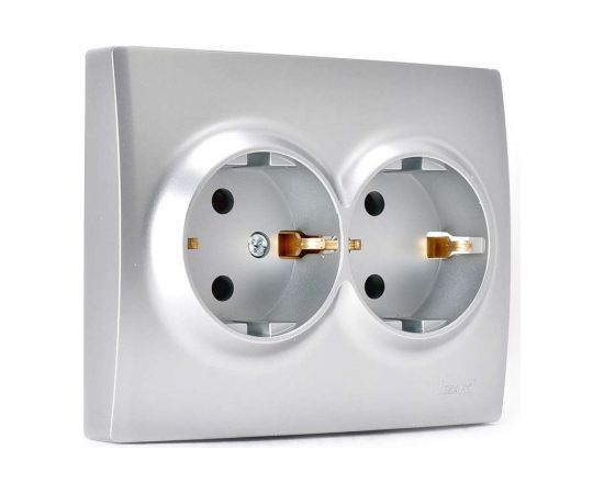 Двойная розетка Lezard KARINA, с заземлением, ПБТ, матовое серебро 707-4300-127B 