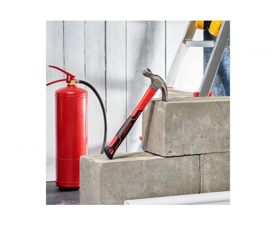 Молоток-гвоздодер с фибергласовой рукояткой REXANT 450 г 12-8121 – изображение 3