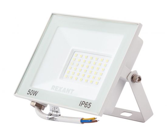 Светодиодный прожектор REXANT LED 50 Вт 4000 Лм 2700 K белый корпус 605-035 