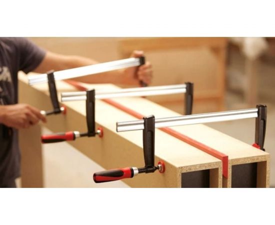 Струбцина BESSEY чугунная 200/50, 5.5 кН, деревянная ручка BE-TPN20B5BE – изображение 2