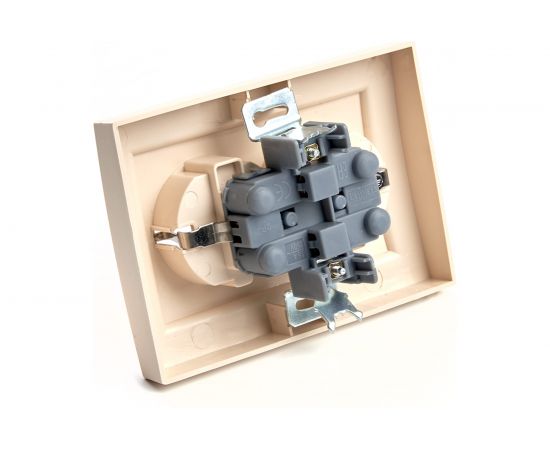 Розетка STEKKER 2-местн.с/з 220В 16А с защитн.шторкой серия Эрна слоновая кость PST16-9014-02 39240 – изображение 3