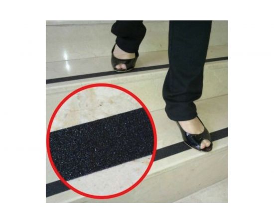 Клейкая противоскользящая зернистая лента BRAUBERG 50 мм х 20 м, черная, основа ПВХ 606774 – изображение 5