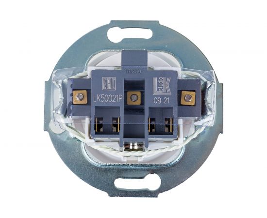 Розетка LK Studio с заземляющим контактом, со шторками, белый, LK Vintage 883204-1 – изображение 2