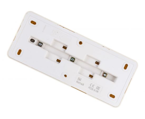 Трехместная розетка IEK РС23-3-ОК с заземляющим контактом, 16А, открытой установки, ОКТАВА, кремовый ERO31-K33-16-DC – изображение 3