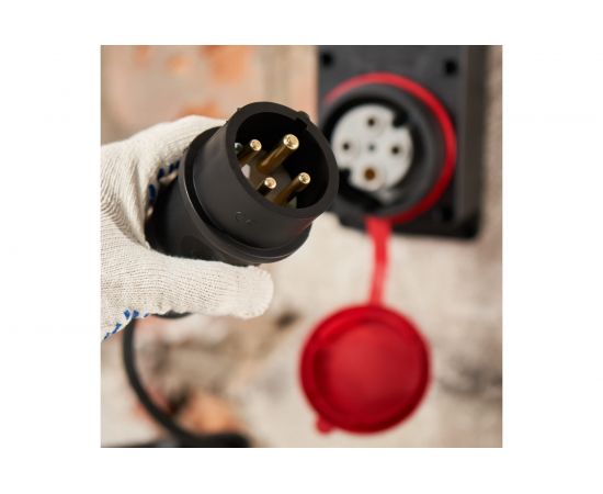 Переносная влагозащищенная вилка REXANT 3Р+РЕ, 32 А, IP44, каучук 111-006 – изображение 6