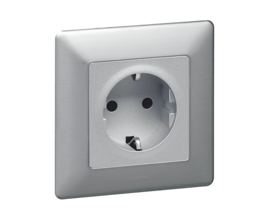 1-местная розетка Legrand Valena LIFE DIY Алюминий с заземлением со шторками, безвинтовой зажим 753620 – изображение 2