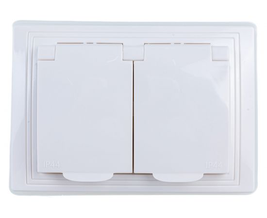 Розетка IEK KVARTA 2ая с з/к с з/ш РСбш12-3-КБ-44 16А IP44 бел. KV-R26-16-44-K01 